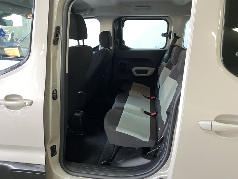 Citroën Berlingo  M PureTech 110ch S&S Feel //Distribution 2024 occasion - Photo 13