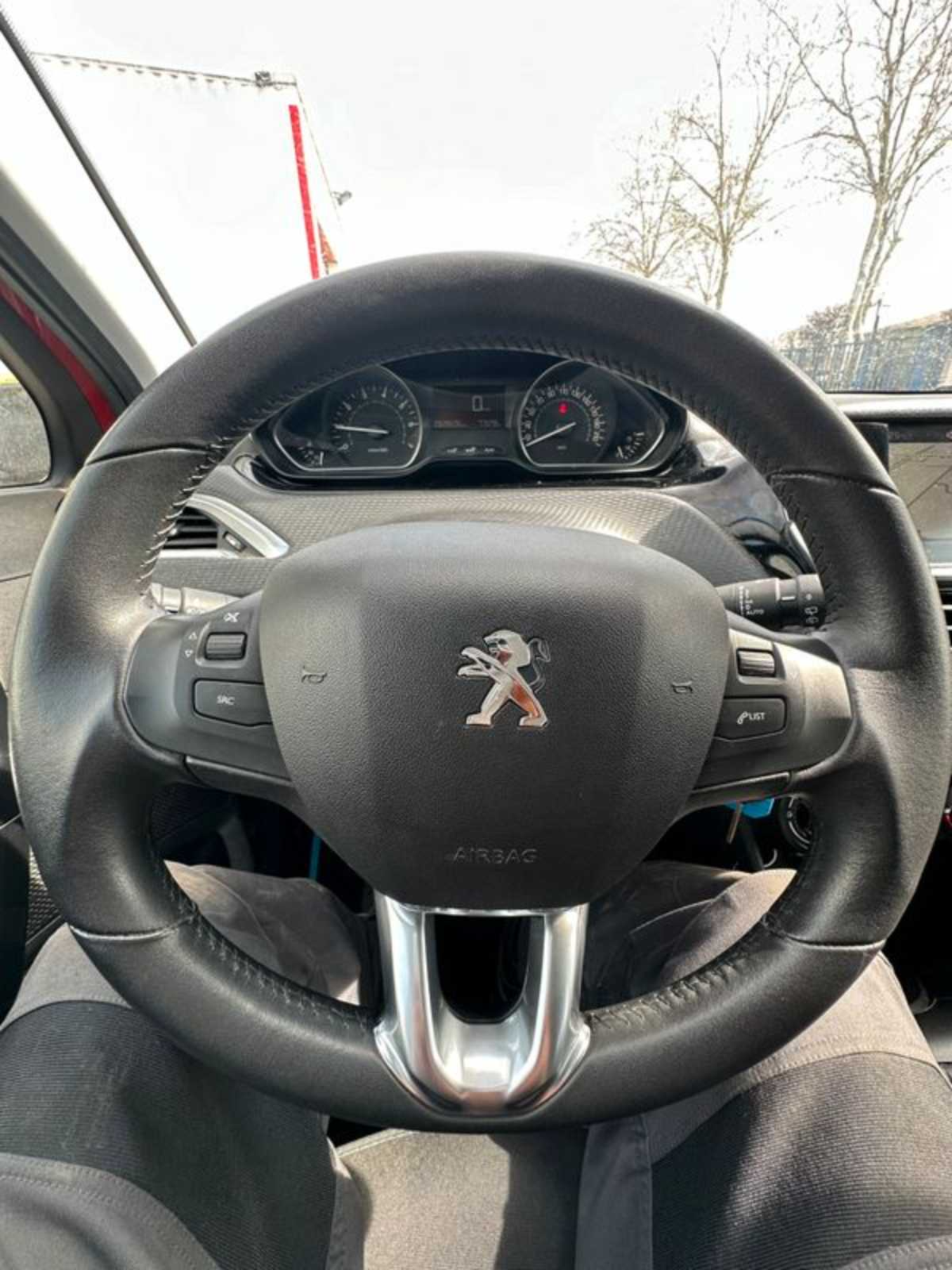 Peugeot 208  1.2 PTEC occasion - Photo 8