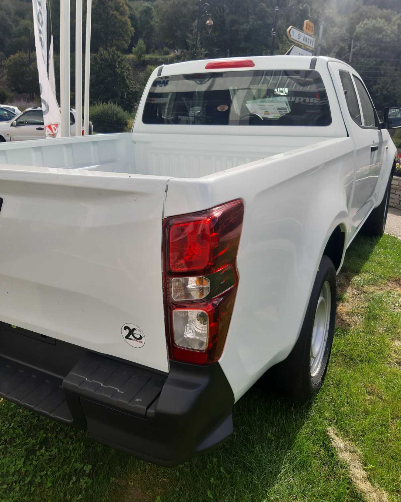 Isuzu D-Max  1.9 4X4 SPACE CAB N60 B MT VENTI- EDITION occasion - Photo 10