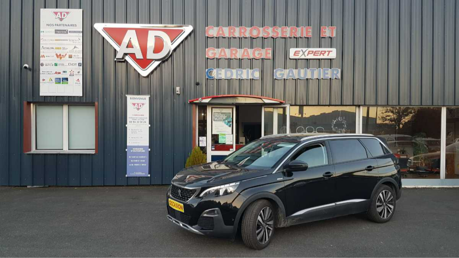 Peugeot 5008  1.5 HDI 130 EAT8 ALLURE occasion - Photo 1