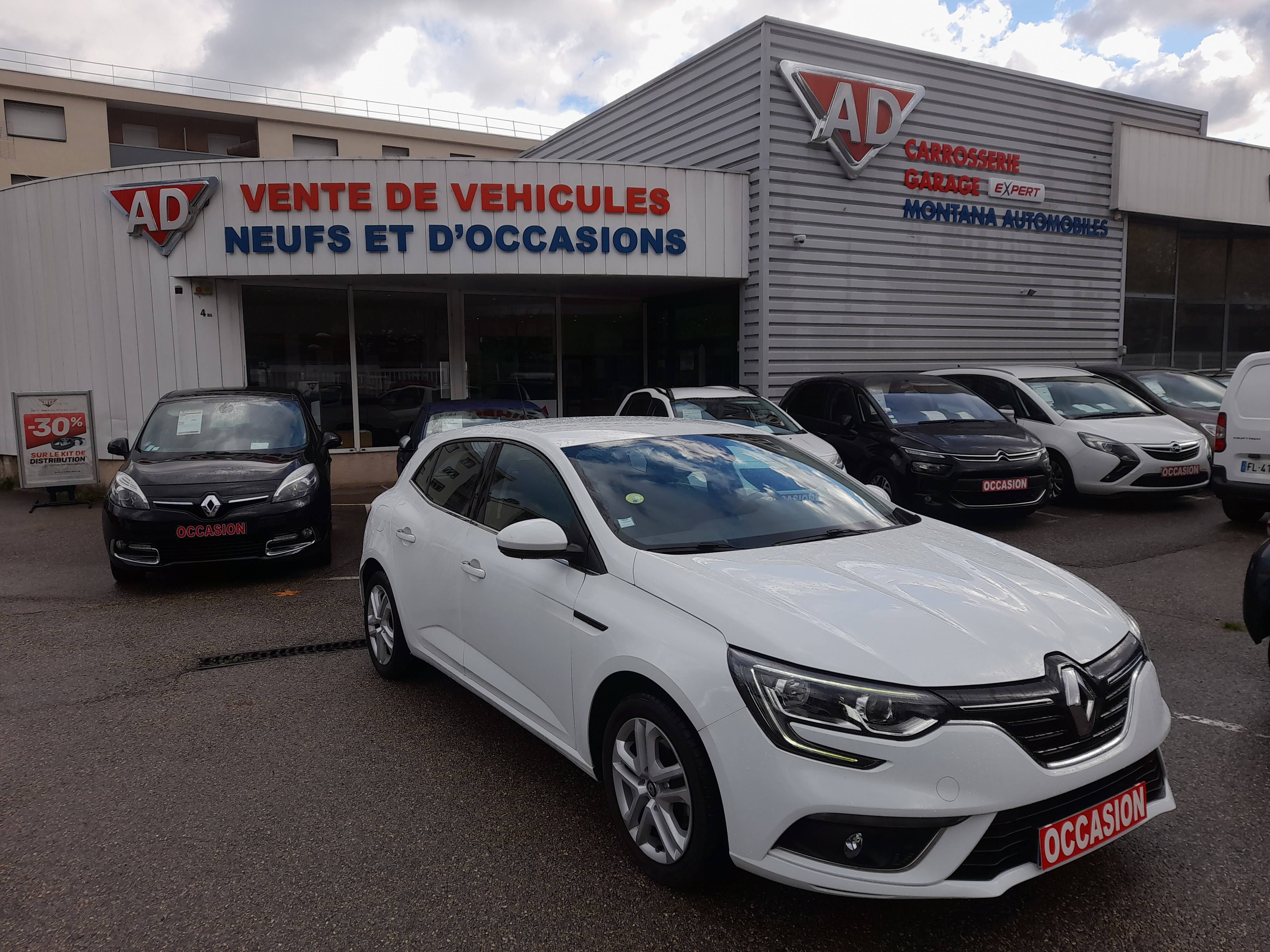 Renault Mégane  IV  1.5 dCi 110ch energy Business occasion - Photo 1