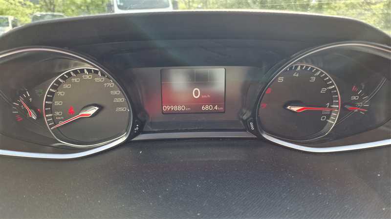 Peugeot   308 1.2 ESSENCE 110CV BVM6 ALLURE occasion - Photo 10